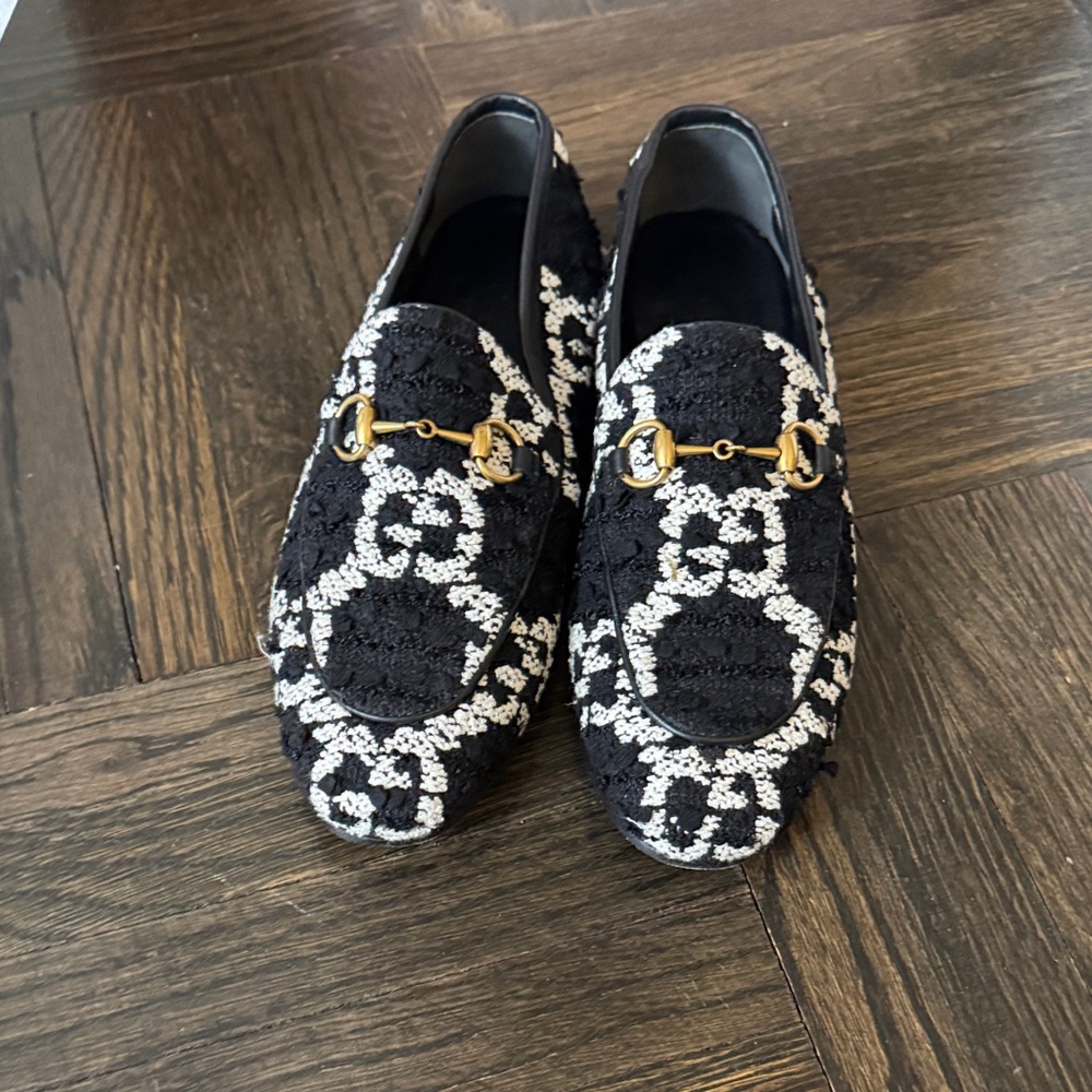AUTHENTIC USED GUCCI Black and White tweed GG Jordan Loafers Size 36.5